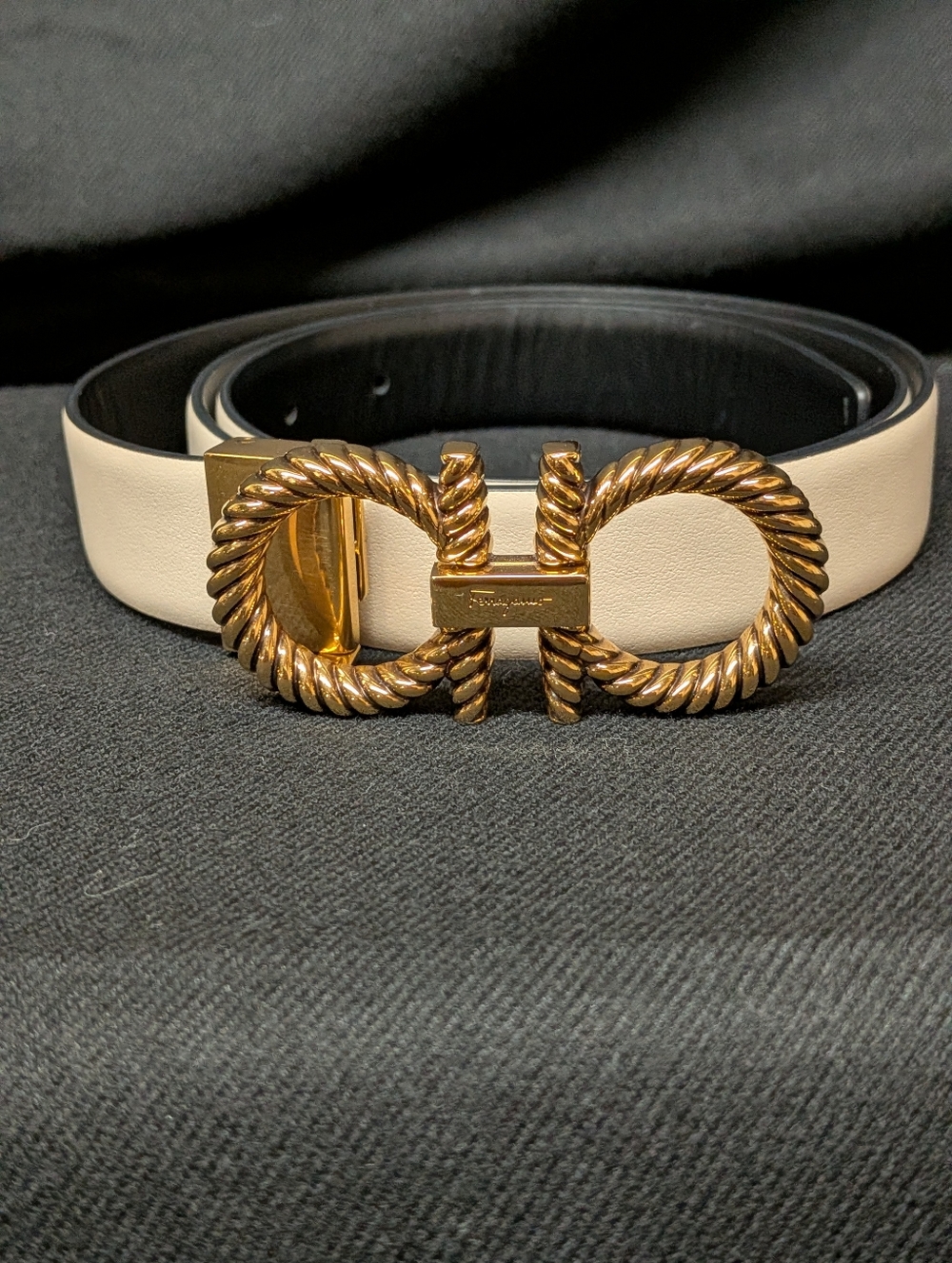 Ladies Ferragamo Gancini Reversible Leather Belt, Bone and Black